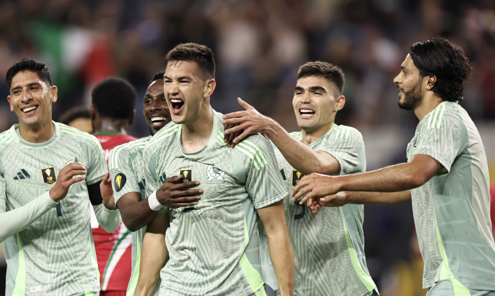MÉXICO VENCE A SURINAM 2-0, SUMA SEIS PUNTOS Y SIGUE IMBATIBLE EN LA COPA ORO 2025